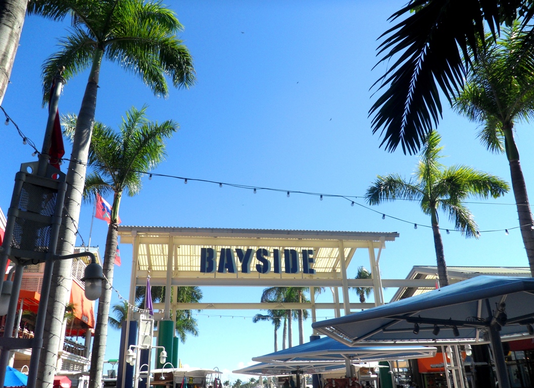 Maybe you would like to learn more about one of these? Bayside Marketplace At Night - Scenic Runway » Bayside Marketplace (Miami, Florida)